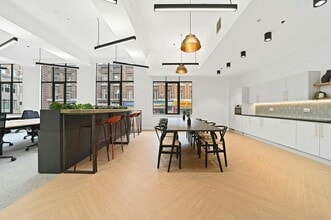 5 Prescot St, Londres à louer Photo de l’immeuble– Image 2 sur 16