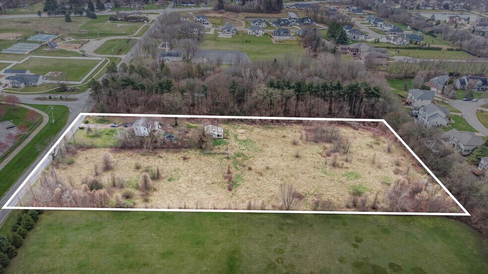 51405 Elm Rd, Granger, IN à vendre - Aérien – Image 1 sur 8