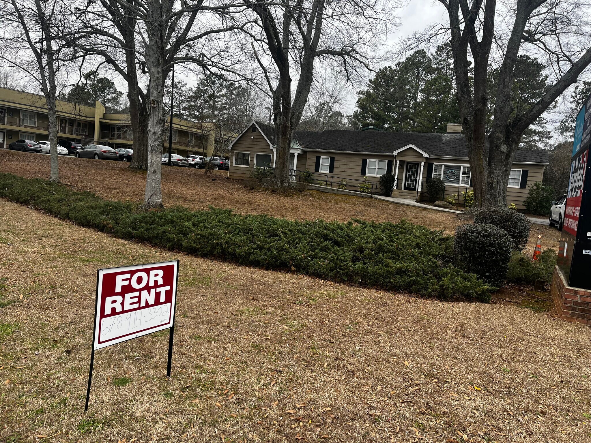 11090 Old Roswell Rd, Roswell, GA à louer Photo de l’immeuble– Image 1 sur 16