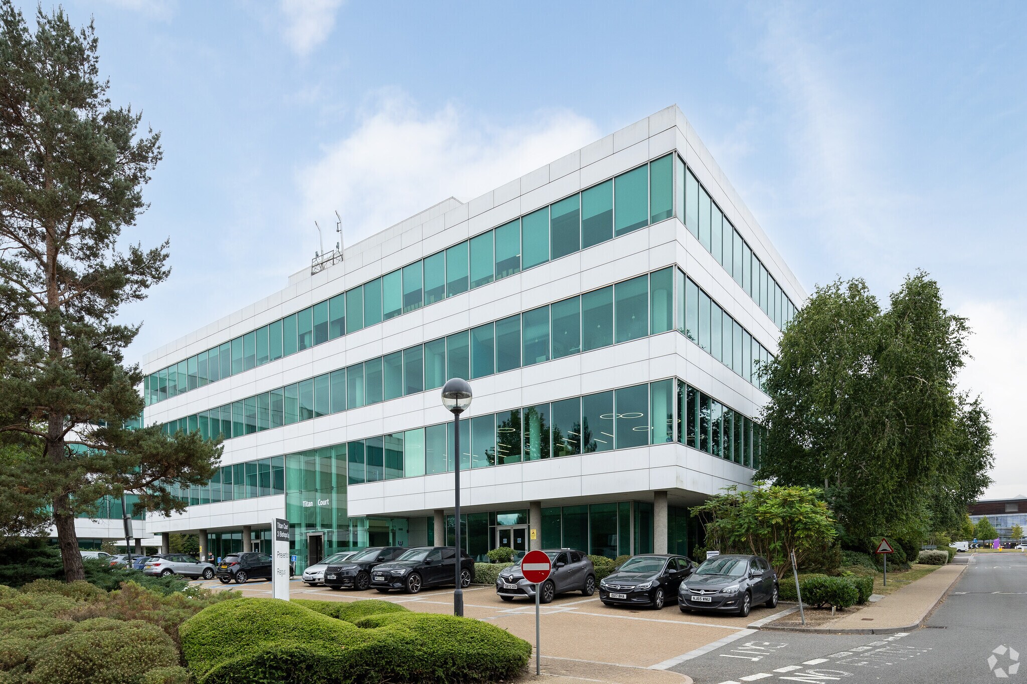 St Albans Rd W, Hatfield à louer Photo principale– Image 1 sur 3