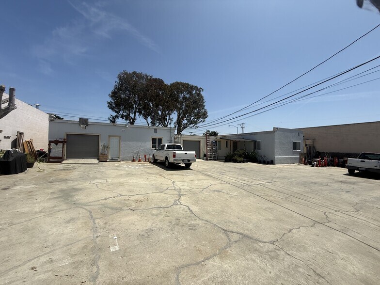 2317 Orange Ave, Signal Hill, CA à vendre - Photo de l’immeuble – Image 2 sur 7