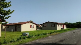 Plus de détails pour 700 Harlem Tenants Cir, Clewiston, FL - Logement à vendre