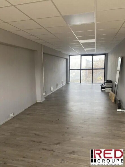 Bureau dans Aubagne à louer - Photo de l’immeuble – Image 2 sur 5
