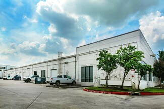 Plus de détails pour 8825-8837 N Sam Houston Pky W, Houston, TX - Local d'activités à louer