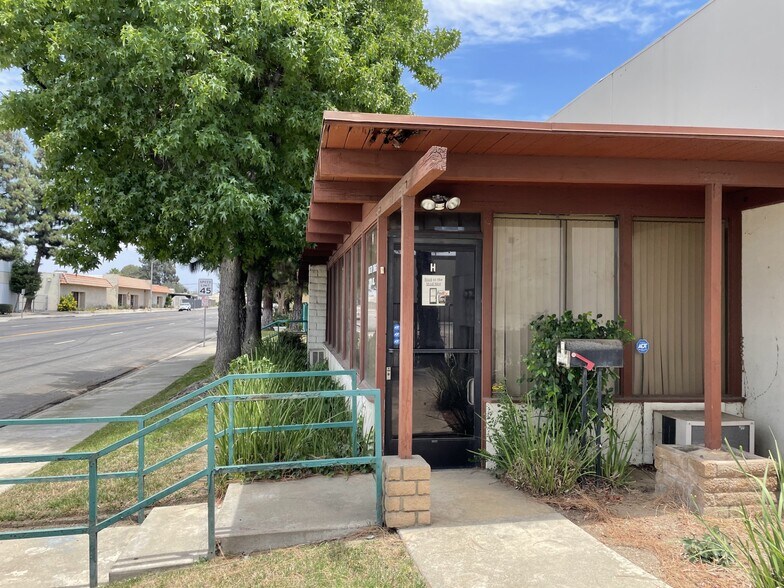 1445 W Brooks St, Ontario, CA à louer - Photo de l’immeuble – Image 2 sur 10