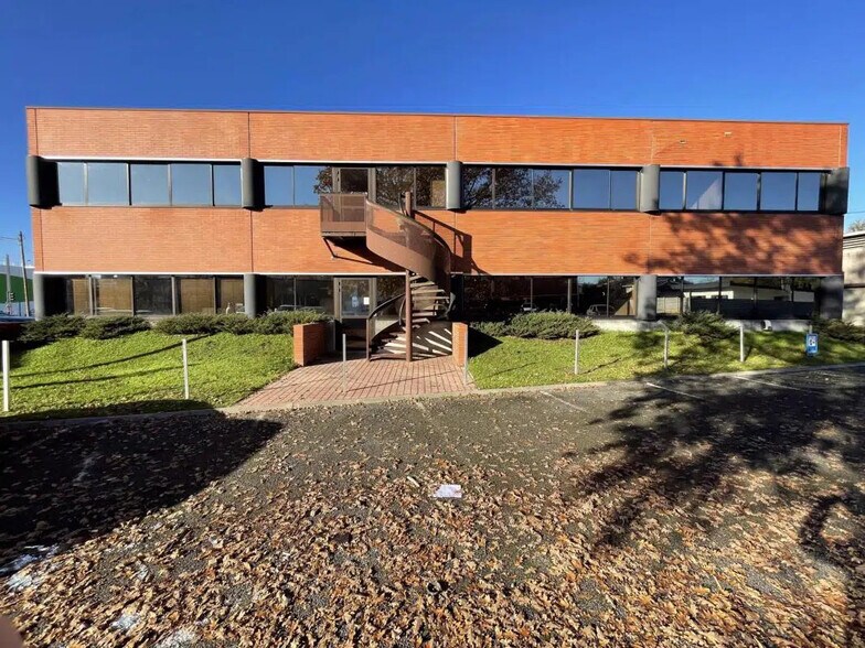 Bureau dans Mérignac à vendre - Photo de l’immeuble – Image 1 sur 12