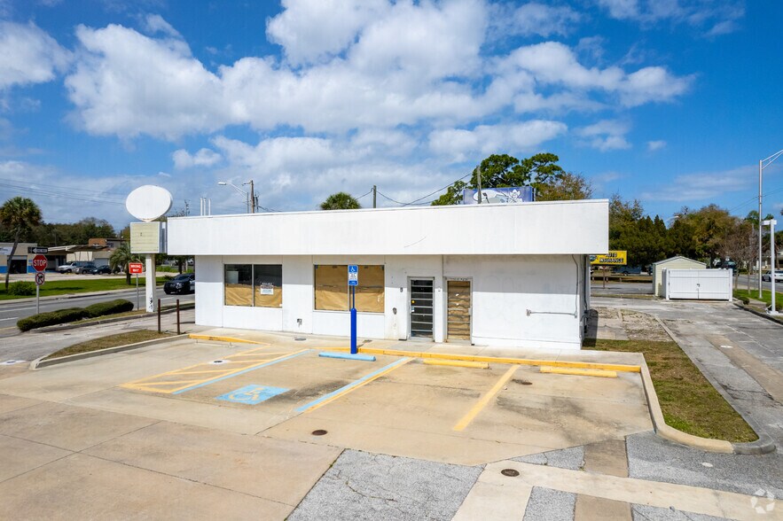 1220 S Washington Ave, Titusville, FL à louer - Photo de l’immeuble – Image 3 sur 31