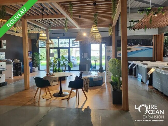 Plus de détails pour Local commercial à vendre
