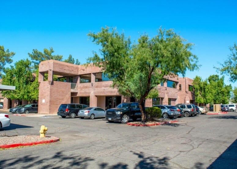 459 N Gilbert Rd, Gilbert, AZ à louer - Photo de l’immeuble – Image 3 sur 9