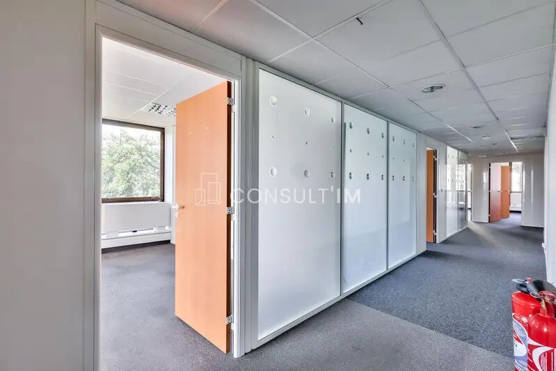 Bureau dans Saint-Cloud à vendre Photo intérieure– Image 1 sur 12