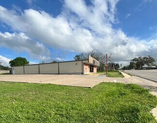 Plus de détails pour 618 N La Grange St, Flatonia, TX - Local commercial à louer
