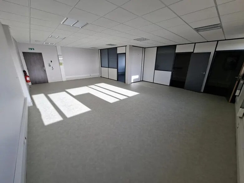 Bureau dans Caen à louer - Photo intérieure – Image 2 sur 11
