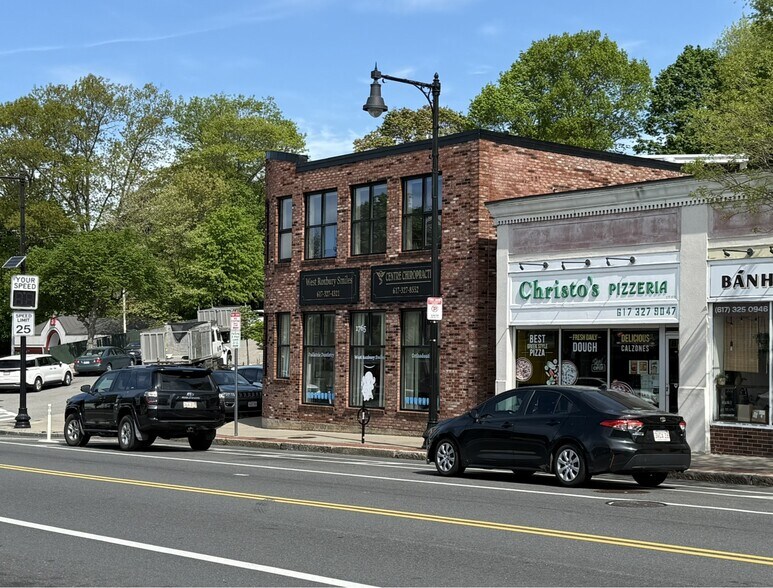 1765 Centre St, West Roxbury, MA à vendre - Photo de l’immeuble – Image 2 sur 33