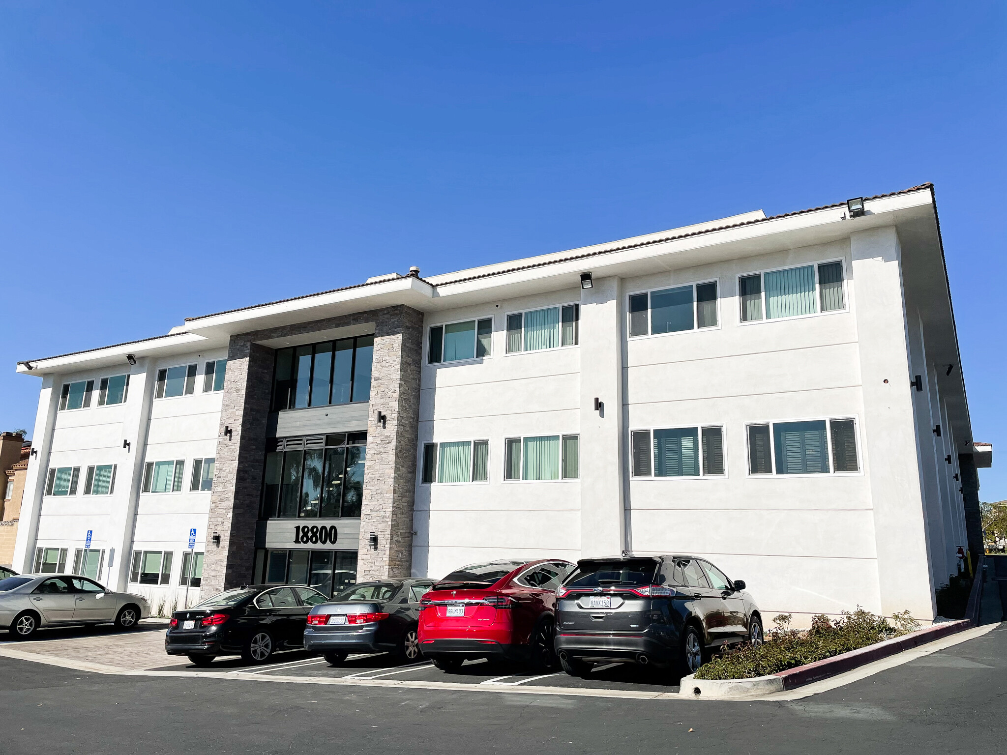 18800 Main St, Huntington Beach, CA à louer Photo principale– Image 1 sur 18