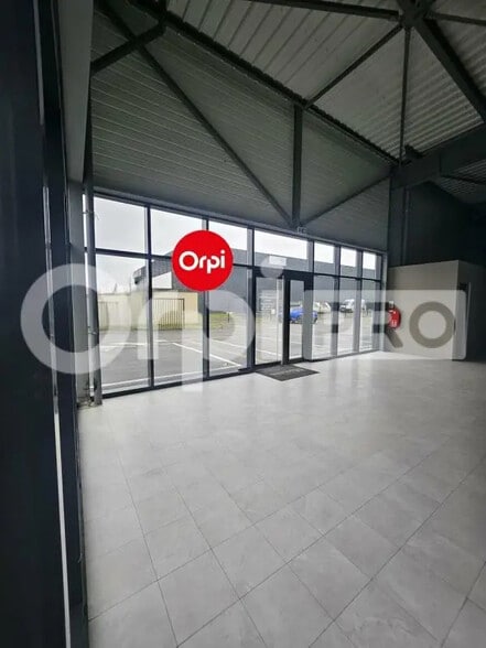 Local commercial dans Cormontreuil à louer - Hall d’entrée – Image 2 sur 4