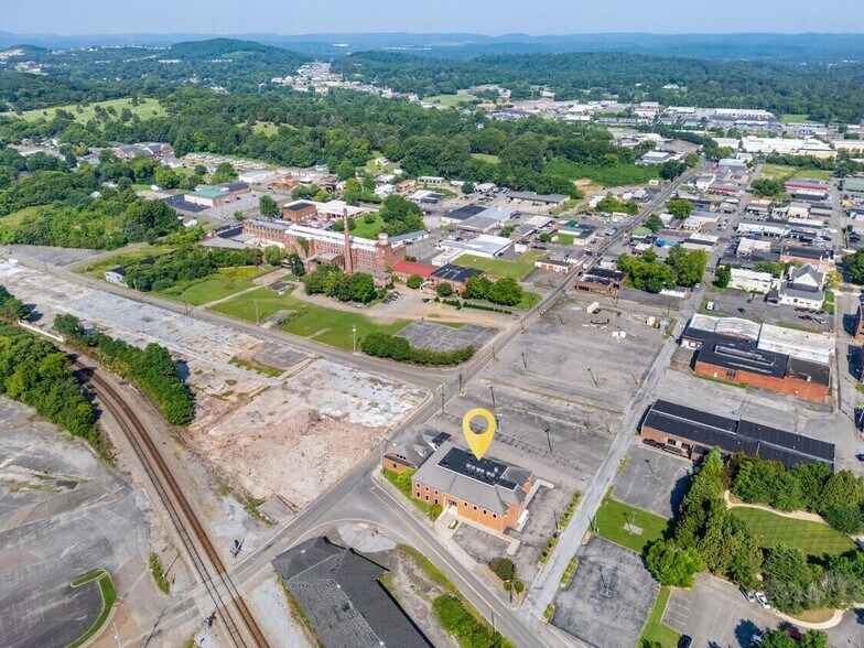 240 Edwards St, Cleveland, TN à vendre - Photo de l’immeuble – Image 2 sur 66