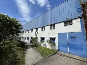 Plus de détails pour Local d’activités à vendre