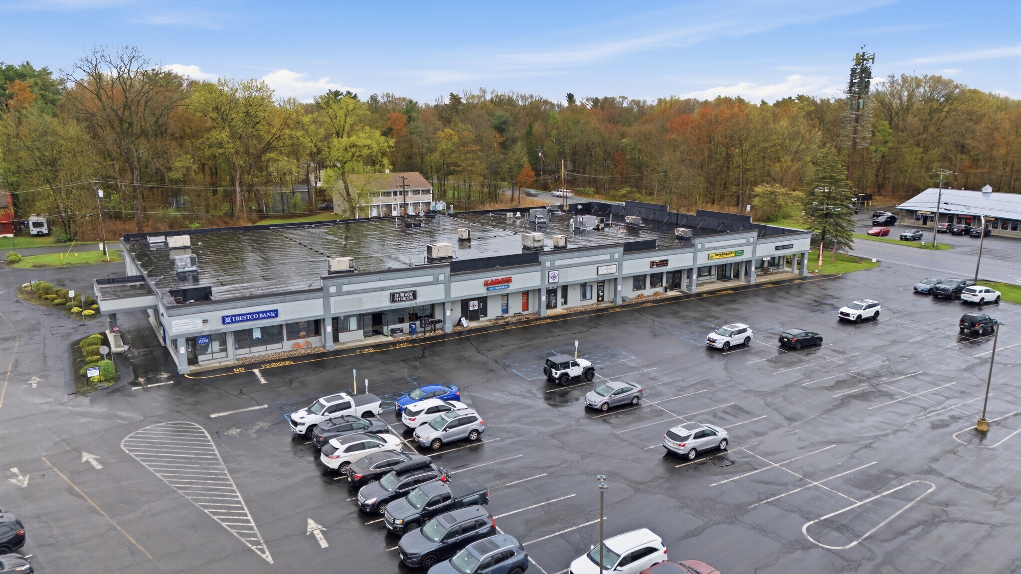 217 Guideboard Rd, Clifton Park, NY à louer Photo principale– Image 1 sur 5