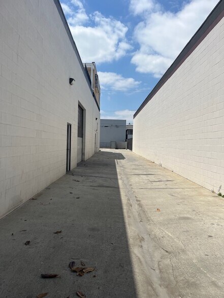 2435 Stozier Ave, South El Monte, CA à louer - Photo de l’immeuble – Image 2 sur 25