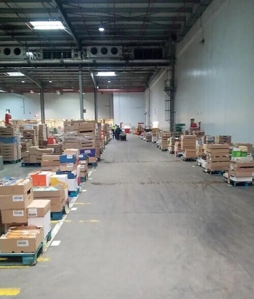 Industriel/Logistique dans Carpiquet à louer - Photo de l’immeuble – Image 2 sur 8