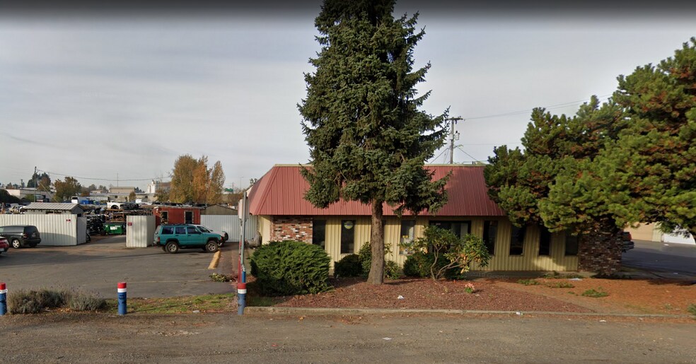 5605-5621 NE 105th Ave, Portland, OR à louer - Photo de l’immeuble – Image 2 sur 4