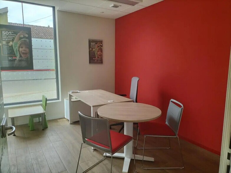 7 Rue Francisco Ferrer, Oyonnax à louer - Photo de l’immeuble – Image 3 sur 11