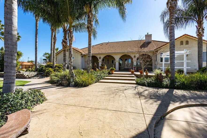 4543 McGee Ave, Modesto, CA à vendre - Photo de l’immeuble – Image 3 sur 16