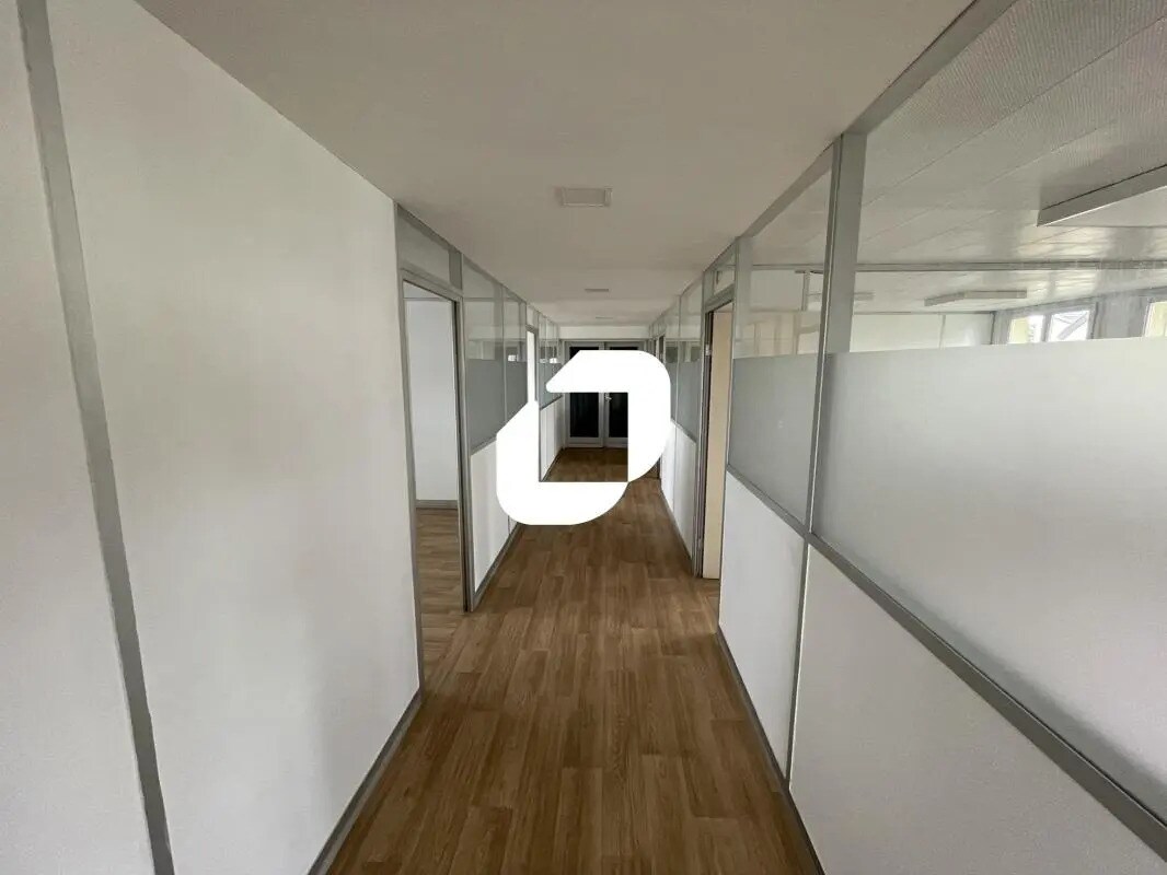 Bureau dans Saint-Maur-des-Fossés à louer Photo de l’immeuble– Image 1 sur 10