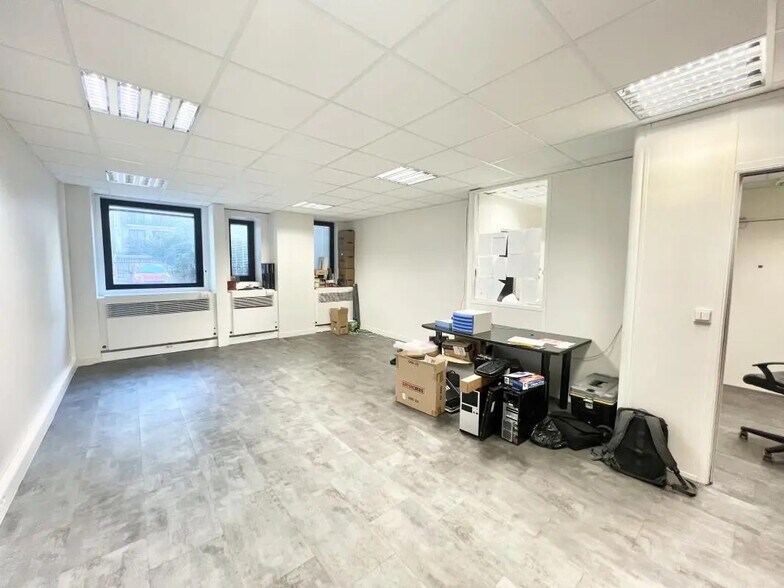 Bureau dans Issy-les-Moulineaux à louer - Photo de l’immeuble – Image 1 sur 8