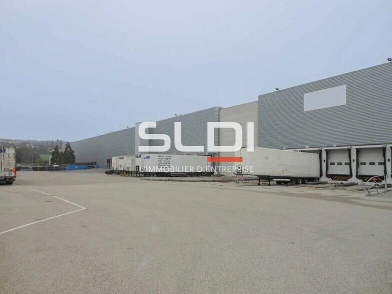 Industriel/Logistique dans Vaulx-Milieu à louer - Photo de l’immeuble – Image 1 sur 5