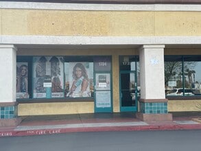 1720-1868 E Charleston Blvd, Las Vegas, NV à louer Photo intérieure– Image 1 sur 1