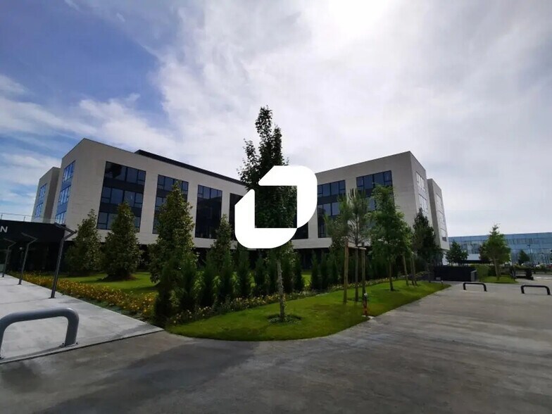 Bureau dans Jossigny à vendre - Photo de l’immeuble – Image 2 sur 13