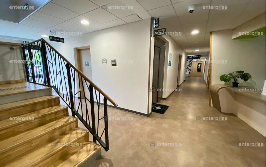 Bureau dans Chamant à louer - Photo intérieure – Image 3 sur 6