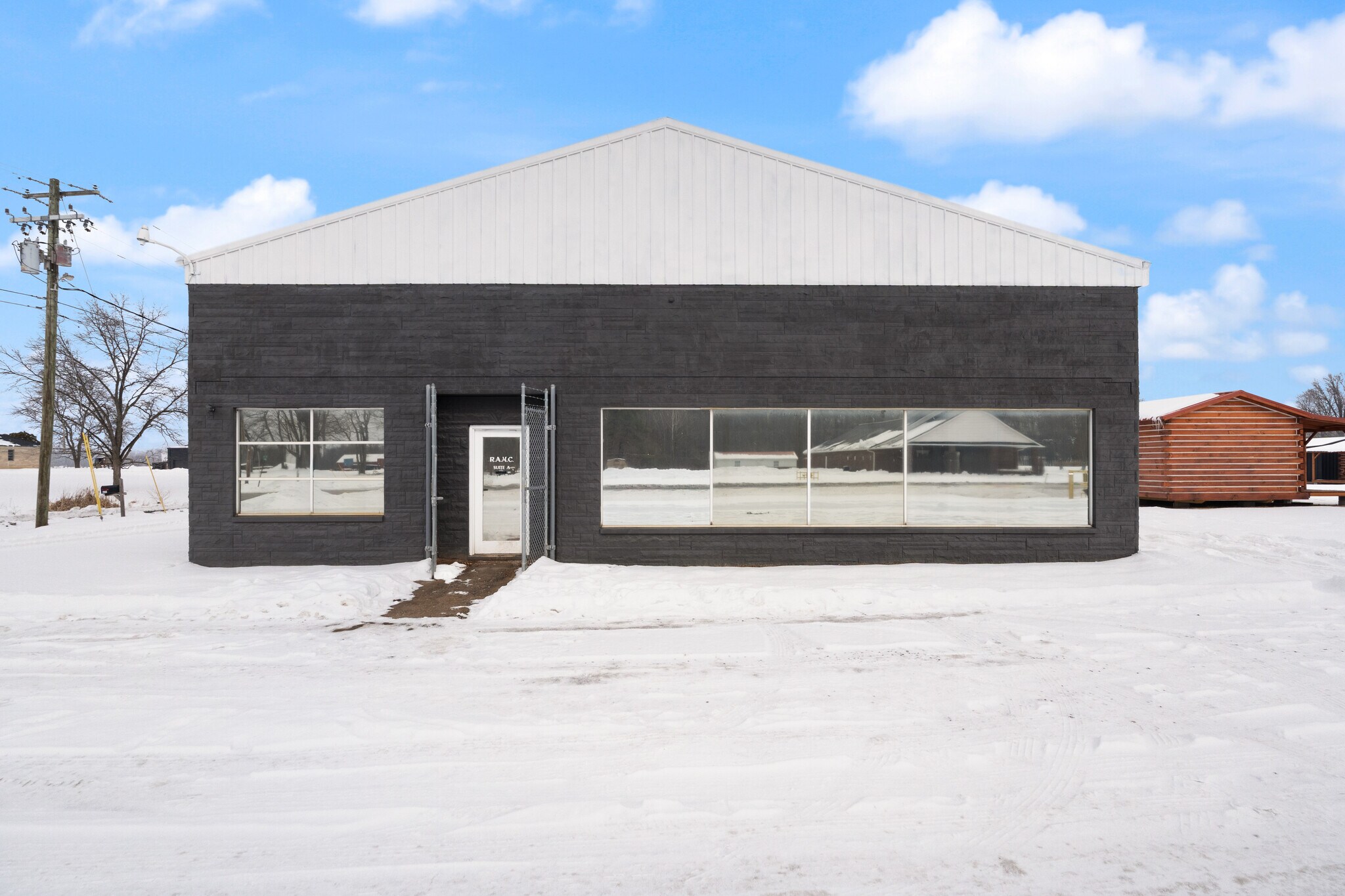 677 S Cardinal Ln, Scottsburg, IN à vendre Photo principale– Image 1 sur 111