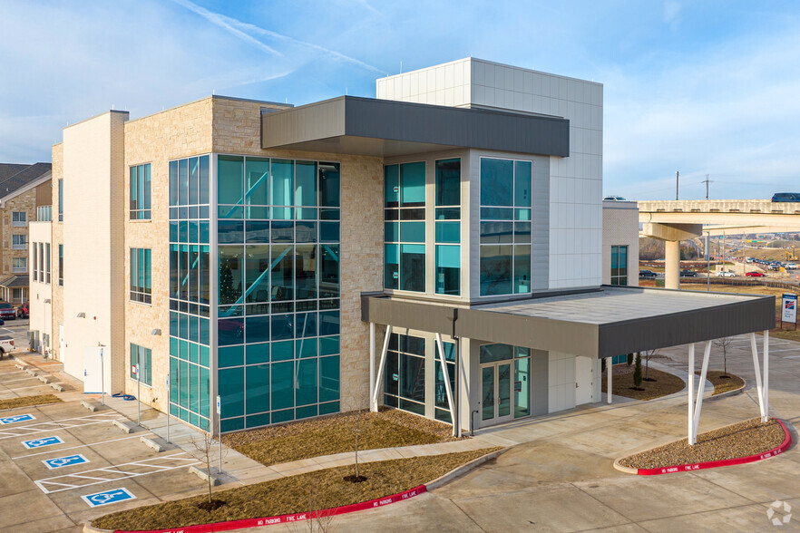 13601 W Memorial Park Dr, Oklahoma City, OK à louer - Photo de l’immeuble – Image 1 sur 14