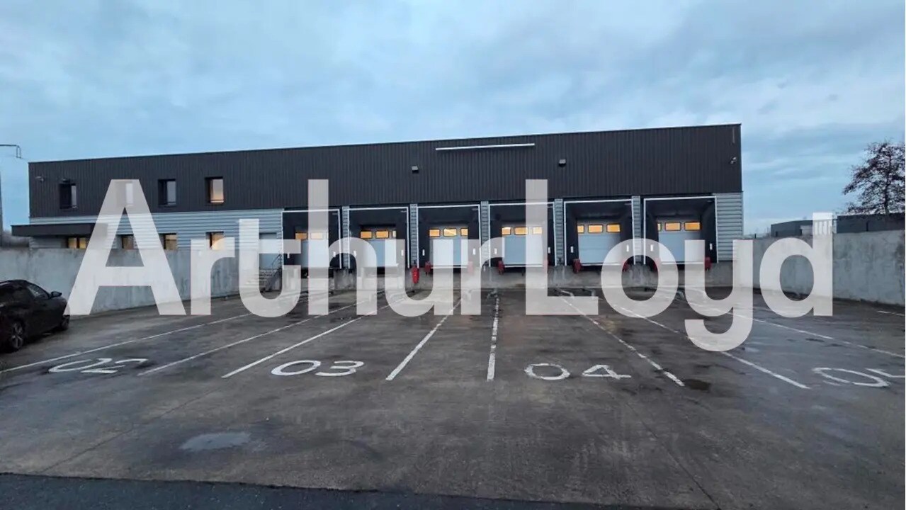 Local d’activités dans Mouen à louer Photo de l’immeuble– Image 1 sur 9