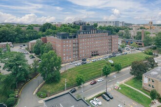 77 Warren St, Brighton, MA - Vue aérienne  vue de carte