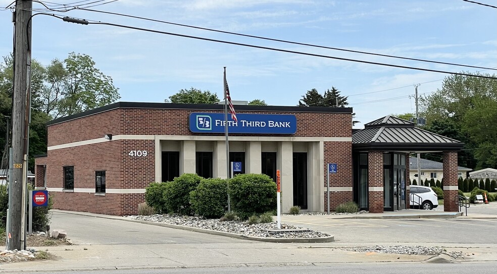 4109 Portage St, Kalamazoo, MI à vendre - Photo de l’immeuble – Image 1 sur 3