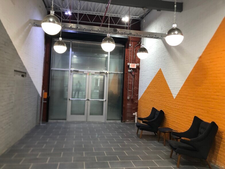3251 Fox St, Philadelphia, PA à louer - Photo intérieure – Image 2 sur 9