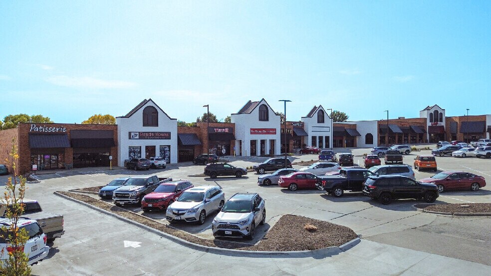 14451-14543 W Center Rd, Omaha, NE à louer - Photo de l’immeuble – Image 3 sur 8