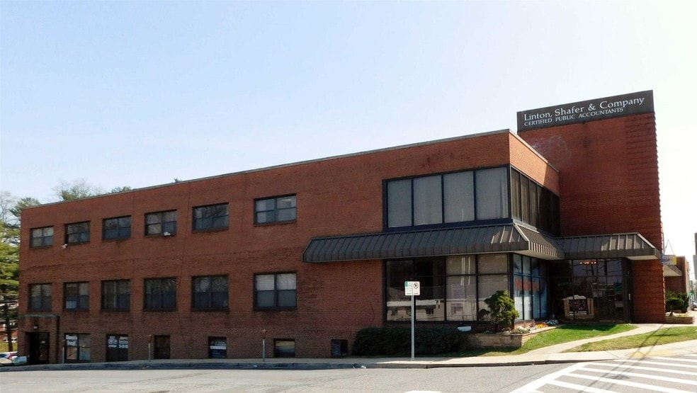 9513 Georgia Ave, Silver Spring, MD à vendre - Photo principale – Image 1 sur 4