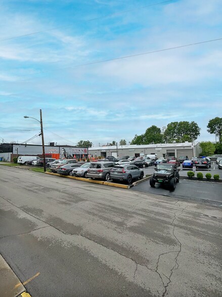 441 Hayman Ave, Lexington, KY à louer - Photo de l’immeuble – Image 2 sur 4