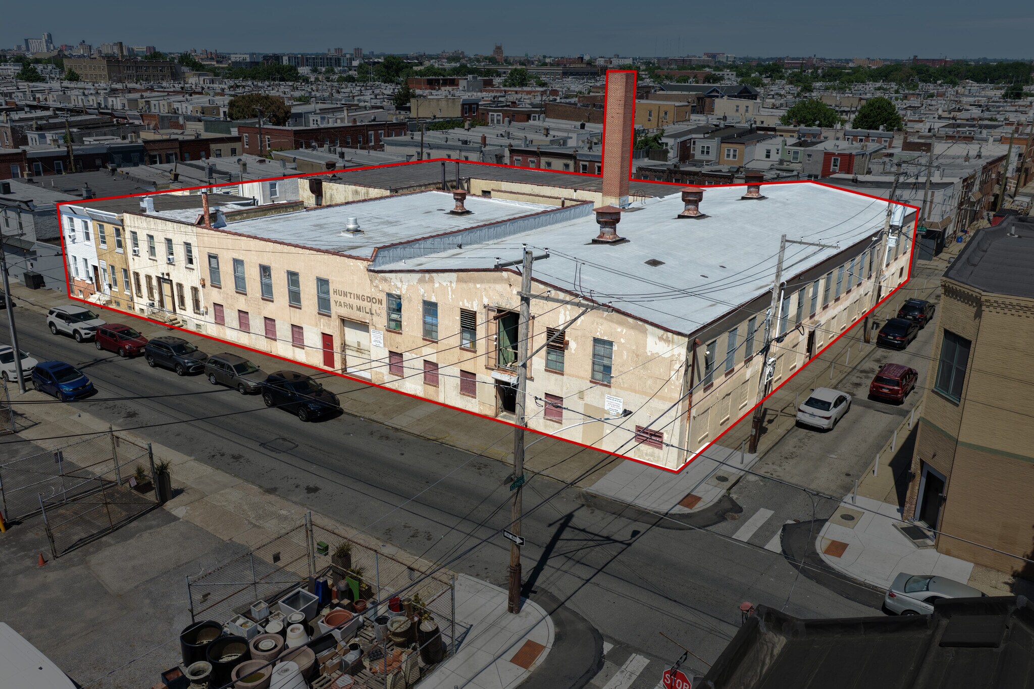 3108, 3110, & 3112-30 E Thompson Street portefeuille de 1 biens à vendre sur LoopNet.fr Photo principale– Image 1 sur 8