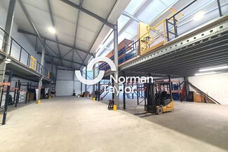 Plus de détails pour Local d'activités à louer