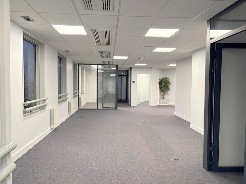 Bureau dans Maisons-Laffitte à louer - Photo intérieure – Image 2 sur 14