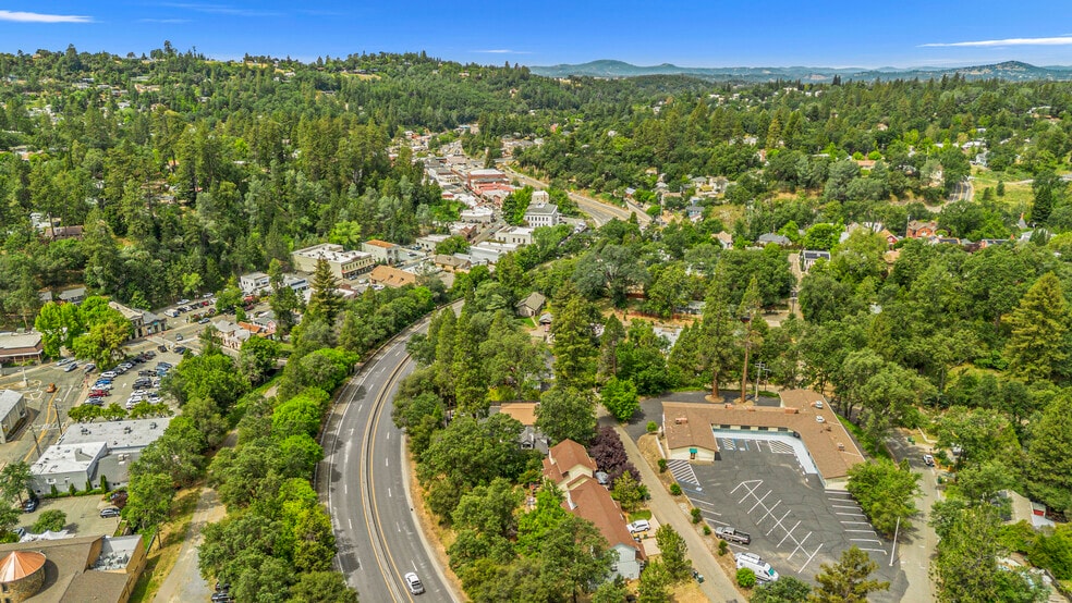 1024 Simon Dr, Placerville, CA à vendre - Photo de l’immeuble – Image 3 sur 25