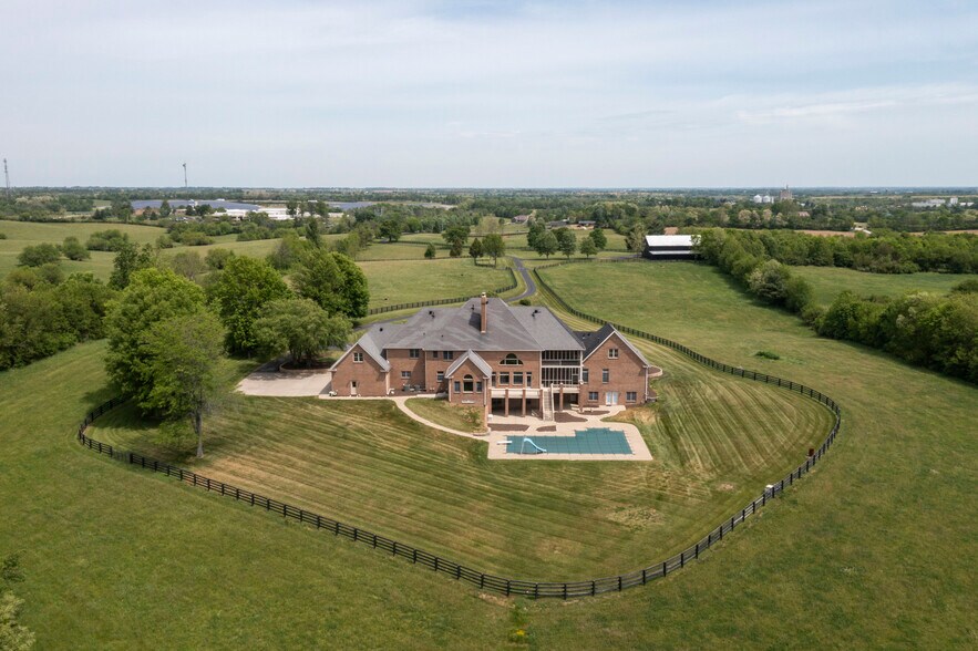4664 Lexington Rd, Winchester, KY à vendre - Photo de l’immeuble – Image 2 sur 73
