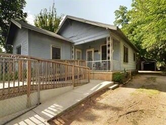 2335 E Cesar Chavez St, Austin, TX à louer Photo principale– Image 1 sur 16