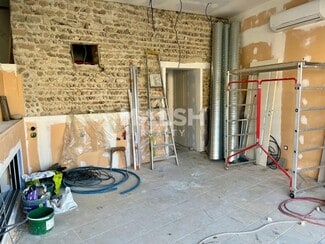 Plus de détails pour Local commercial à louer