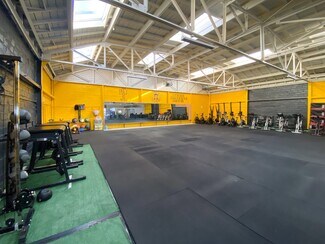 Plus de détails pour 2515 Seminary Ave, Oakland, CA - Local commercial à vendre